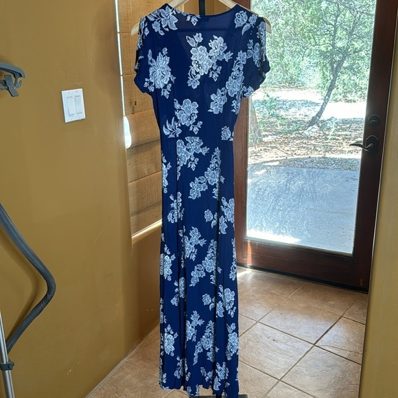 Lulu’s Heart of Marigold Navy Blue Floral Print Wrap Maxi Dress Size XS - Picture 10 of 11